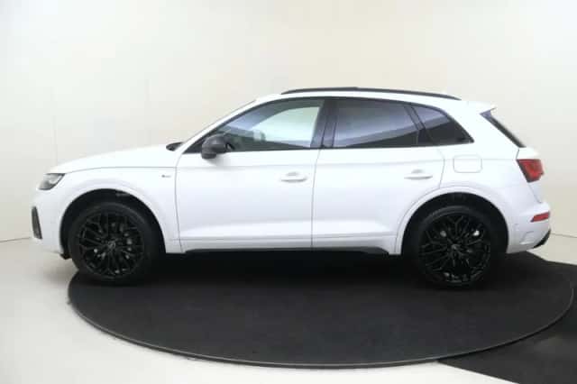 Audi Q5 (2024) thumbnail 2