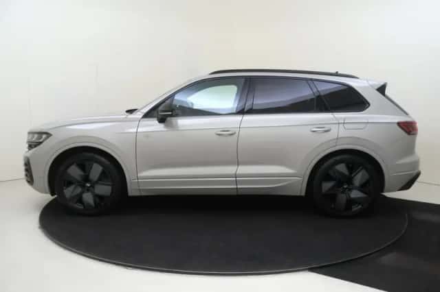 Volkswagen Touareg (2025) thumbnail 2