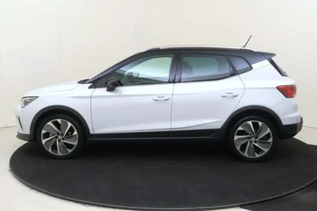 SEAT Arona (2023) thumbnail 2