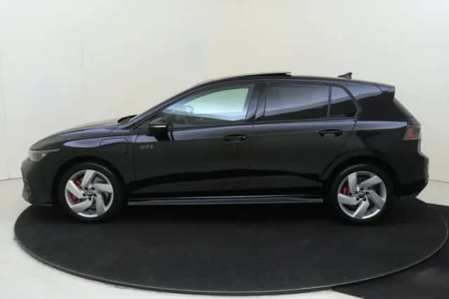 Volkswagen Golf (2025) thumbnail 2