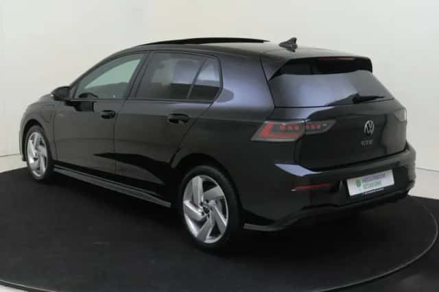 Volkswagen Golf (2025) thumbnail 3