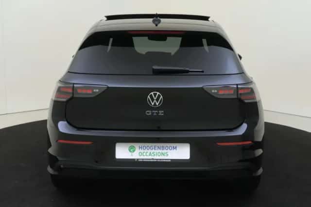 Volkswagen Golf (2025) thumbnail 4