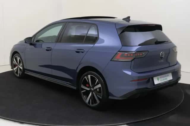 Volkswagen Golf (2025) thumbnail 3