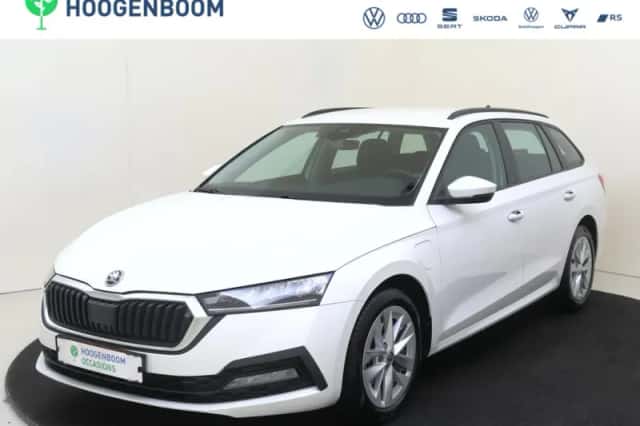 Škoda Octavia (2023) thumbnail 1