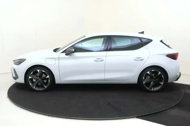 CUPRA Leon (2025) thumbnail 2