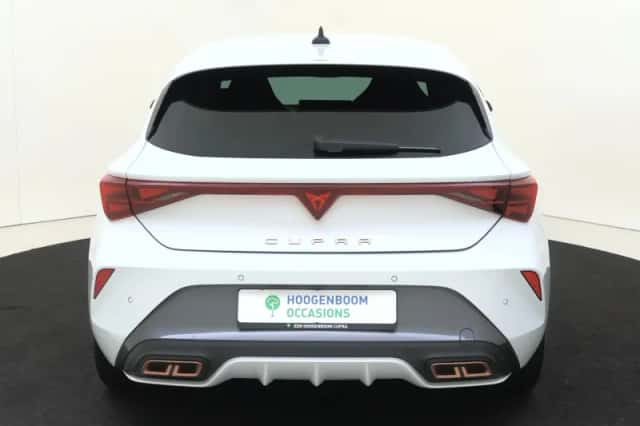 CUPRA Leon (2025) thumbnail 4