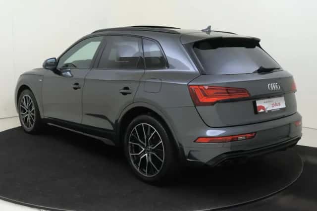 Audi Q5 (2022) thumbnail 3