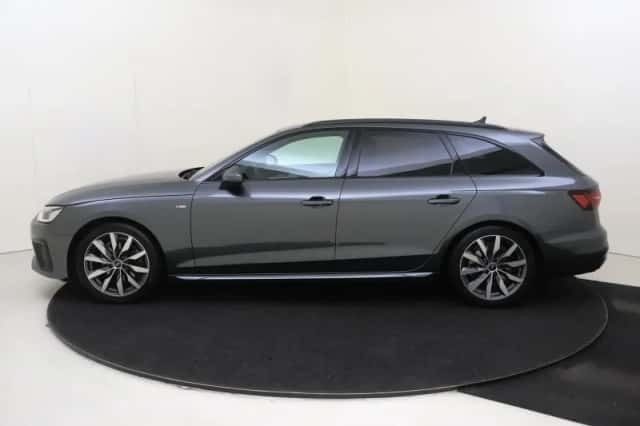 Audi A4 (2024) thumbnail 2