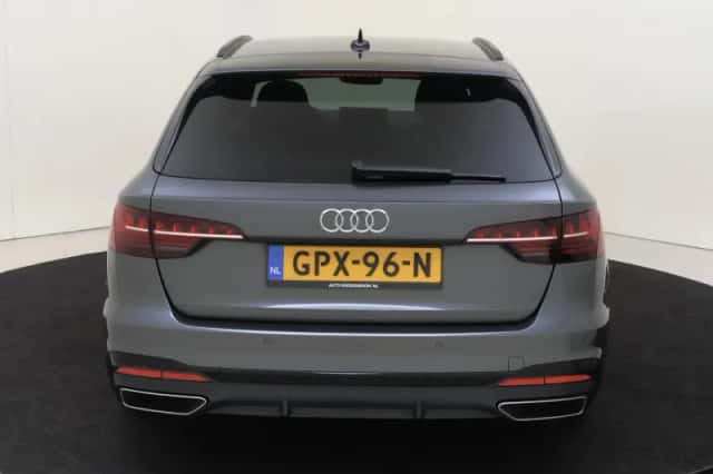 Audi A4 (2024) thumbnail 4