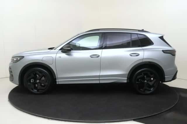 Volkswagen Tiguan (2025) thumbnail 2