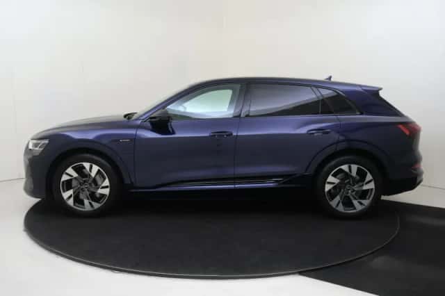 Audi e-tron (2023) thumbnail 2
