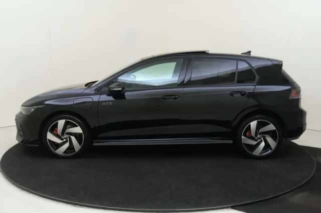 Volkswagen Golf (2025) thumbnail 2