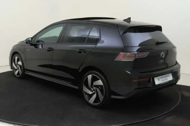 Volkswagen Golf (2025) thumbnail 3