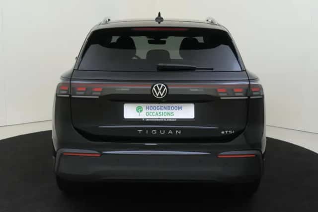Volkswagen Tiguan (2025) thumbnail 4