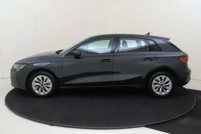 Audi A3 (2022) thumbnail 2