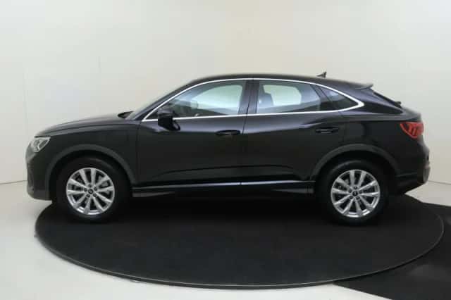 Audi Q3 (2022) thumbnail 2