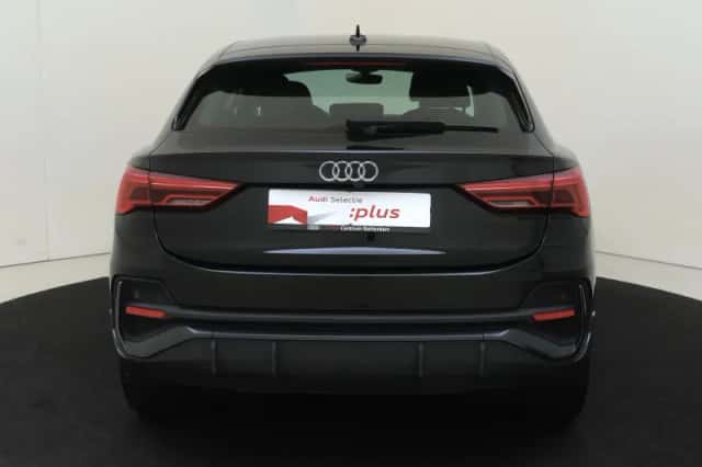 Audi Q3 (2022) thumbnail 4