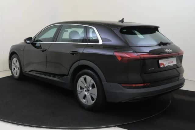 Audi e-tron (2023) thumbnail 3