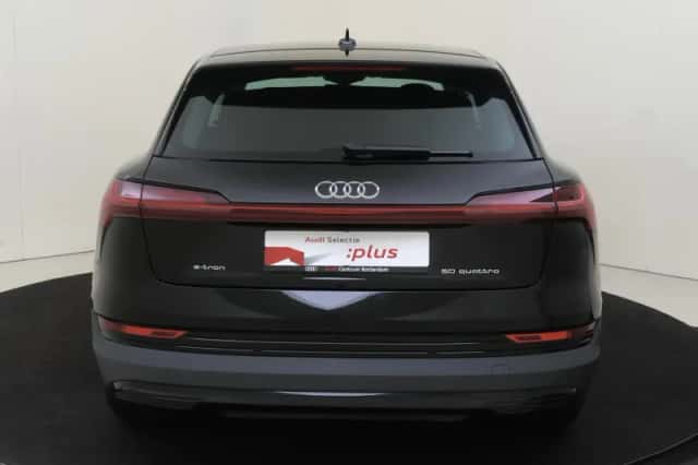 Audi e-tron (2023) thumbnail 4