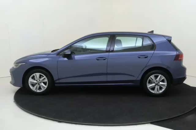 Volkswagen Golf (2025) thumbnail 2