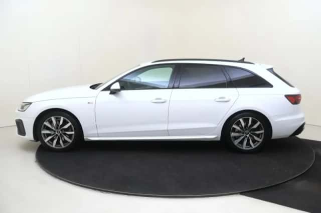 Audi A4 (2024) thumbnail 2