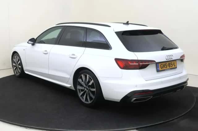 Audi A4 (2024) thumbnail 3