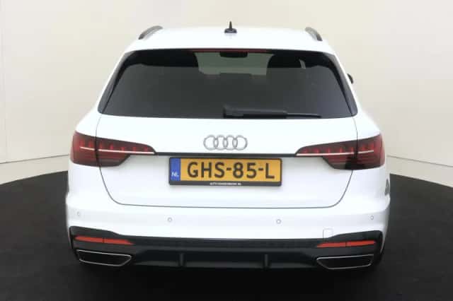 Audi A4 (2024) thumbnail 4