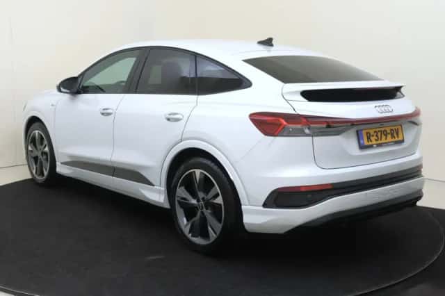 Audi Q4 (2022) thumbnail 3