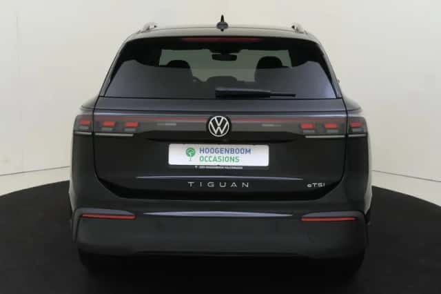 Volkswagen Tiguan (2025) thumbnail 4