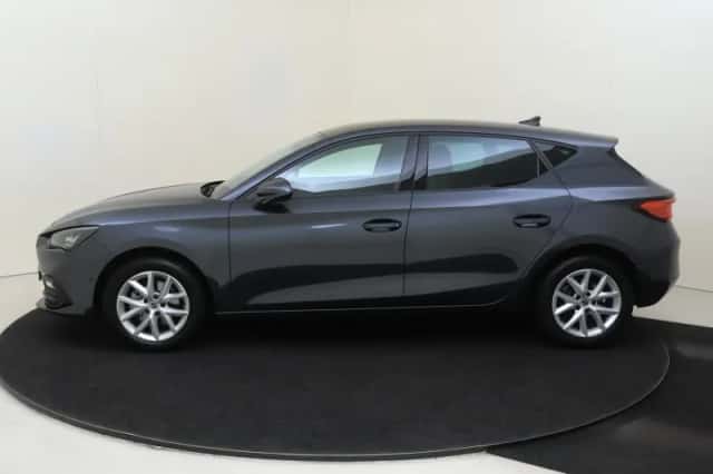 SEAT Leon (2024) thumbnail 2