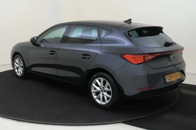 SEAT Leon (2024) thumbnail 3