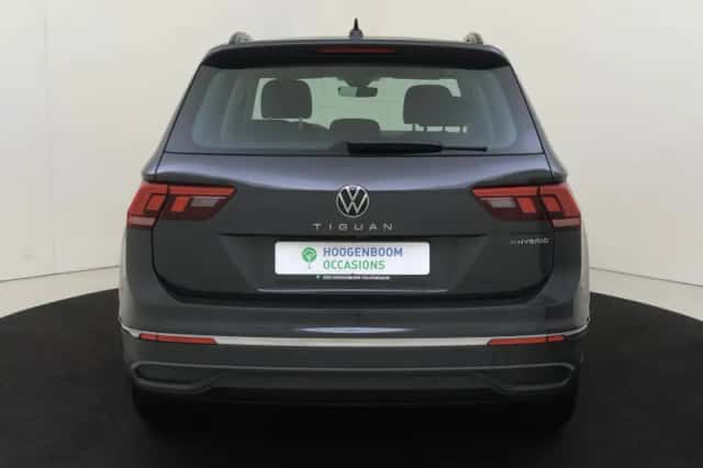 Volkswagen Tiguan (2022) thumbnail 4