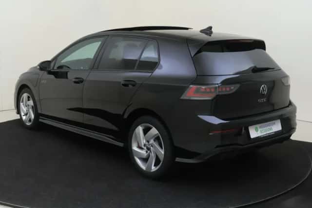Volkswagen Golf (2025) thumbnail 3