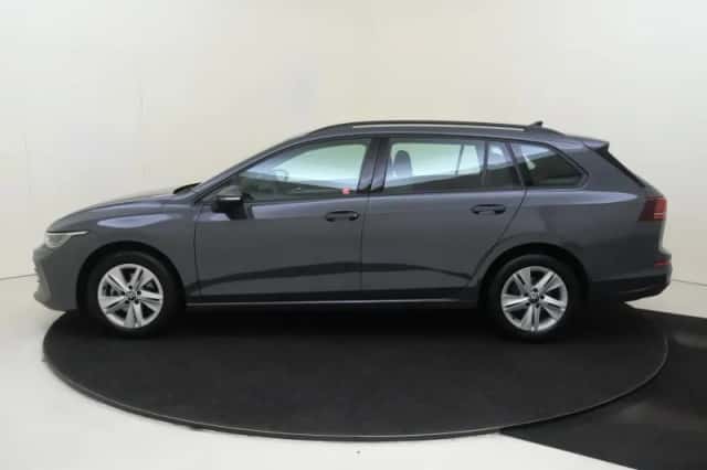 Volkswagen Golf (2025) thumbnail 2