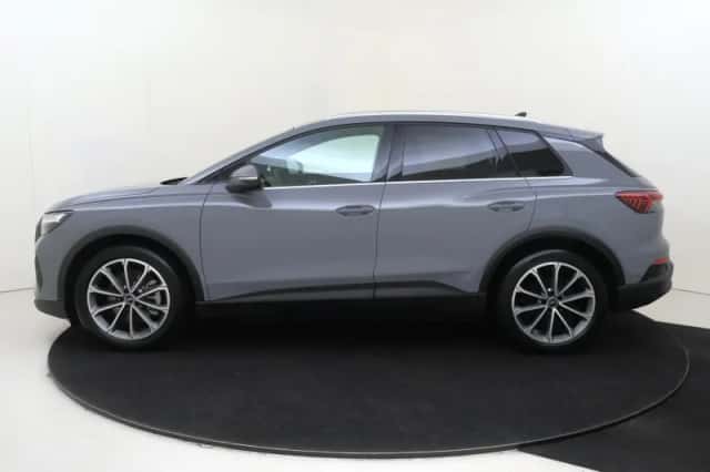Audi Q4 e-tron (2025) thumbnail 2