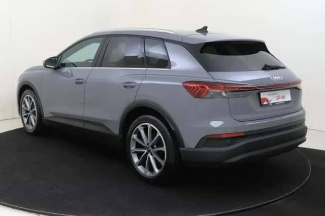 Audi Q4 e-tron (2025) thumbnail 3