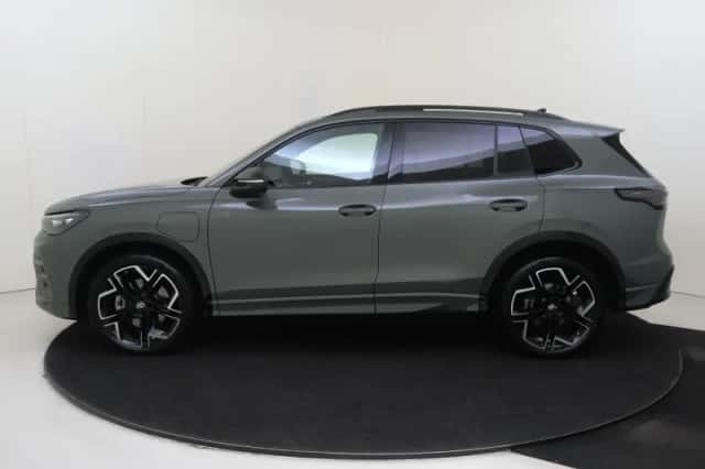 Volkswagen Tiguan (2025) thumbnail 2