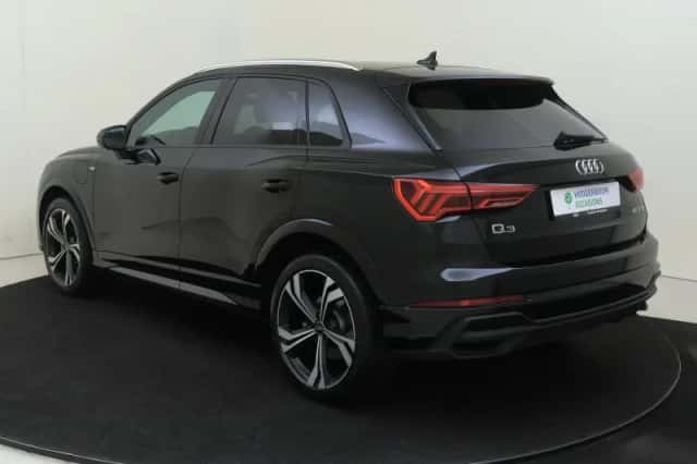 Audi Q3 (2023) thumbnail 3