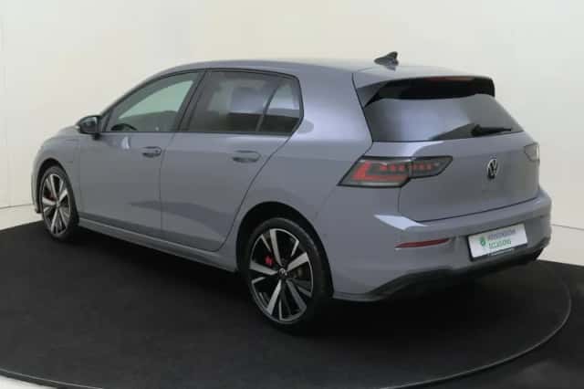 Volkswagen Golf (2023) thumbnail 3