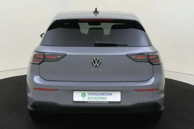 Volkswagen Golf (2023) thumbnail 4
