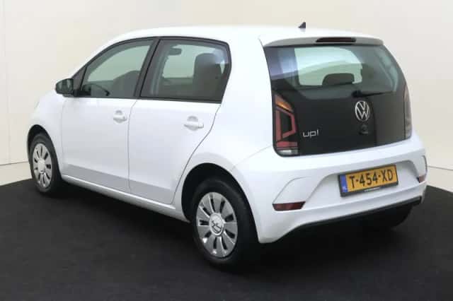Volkswagen Up! (2023) thumbnail 3