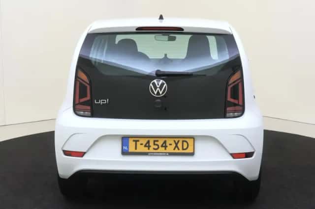 Volkswagen Up! (2023) thumbnail 4