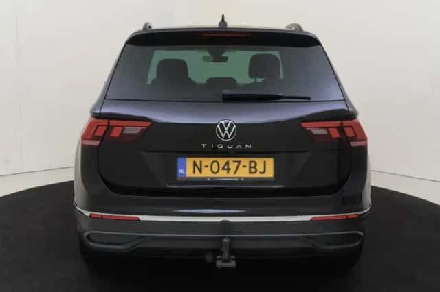 Volkswagen Tiguan (2021) thumbnail 4