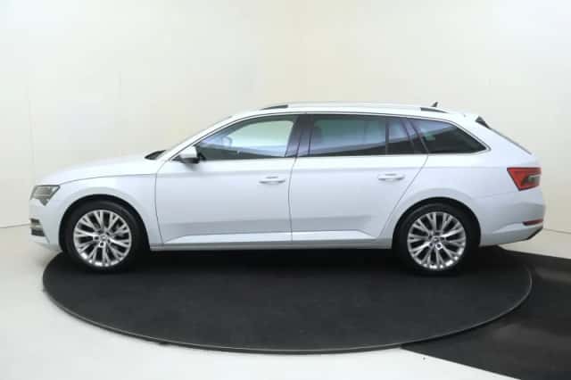 Škoda Superb (2023) thumbnail 2