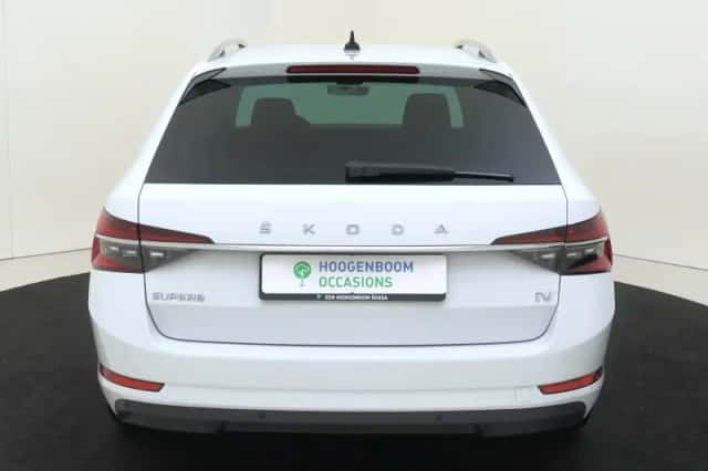 Škoda Superb (2023) thumbnail 4