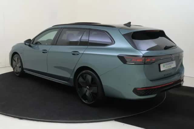 Volkswagen Passat (2025) thumbnail 3