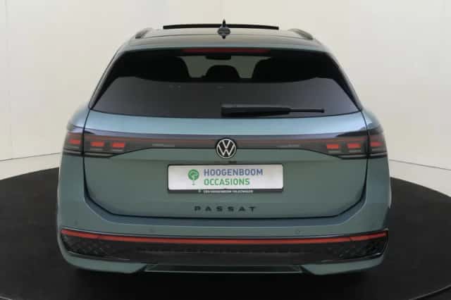 Volkswagen Passat (2025) thumbnail 4