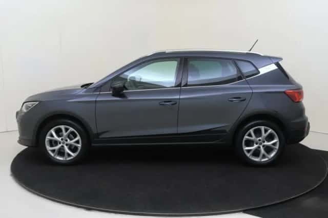 SEAT Arona (2023) thumbnail 2