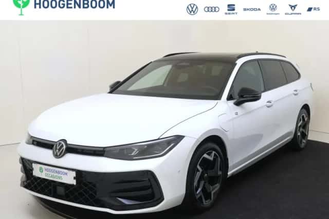 Volkswagen Passat (2025) thumbnail 1