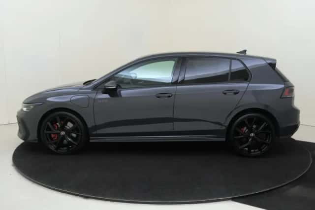 Volkswagen Golf (2026) thumbnail 2